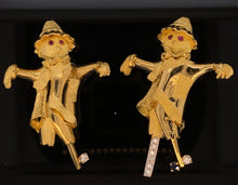 Load image into Gallery viewer, Scarecrow jewelry gold pin brooch