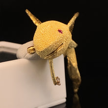 Cargar imagen en el visor de la galería, gold animal pin brooch jewelry fish shark