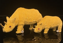 Cargar imagen en el visor de la galería, gold animal pin brooch jewelry european rhinoceros