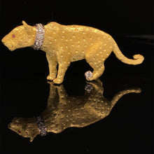 Load image into Gallery viewer, gold animal pin brooch jewelry Leopard