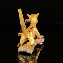 Cargar imagen en el visor de la galería, gold animal pin brooch jewelry chipmunk