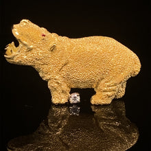 Cargar imagen en el visor de la galería, gold animal pin brooch jewelry Hippopotamus