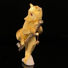 Cargar imagen en el visor de la galería, gold animal pin brooch jewelry raccoon