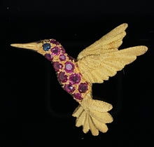 Load image into Gallery viewer, Gold animal pin brooch HummingBird