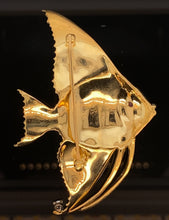 Cargar imagen en el visor de la galería, gold animal pin brooch jewelry fish angel