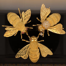 Load image into Gallery viewer, gold animal pin brooch jewelry Bee