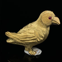 Cargar imagen en el visor de la galería, Gold animal pin brooch puffin
