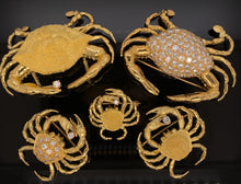 Load image into Gallery viewer, gold fish pin brooch jewelry crab
