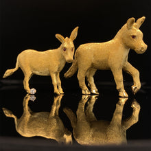 Cargar imagen en el visor de la galería, gold animal pin brooch donkey jewelry
