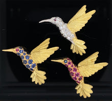 Load image into Gallery viewer, Gold animal pin brooch HummingBird