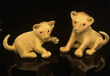 Load image into Gallery viewer, gold animal pin brooch jewelry lion cub