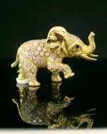 Elephant, posing Elephant with 99 Diamonds