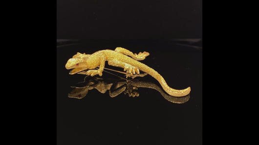 gold animal pin brooch jewelry Salamander