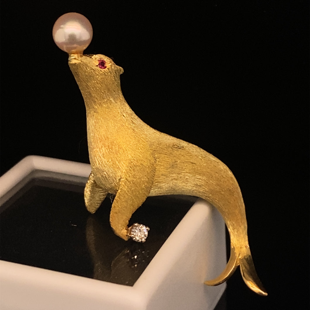 gold animal pin brooch jewelry fish seal