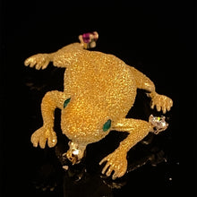 Load image into Gallery viewer, Frog, extended Leg with One Diamond and a red Ruby
