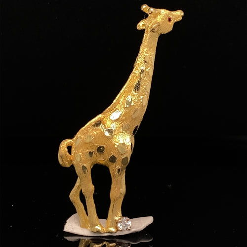 gold animal pin brooch jewelry giraffe