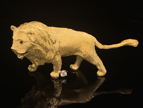 gold animal pin brooch jewelry lion