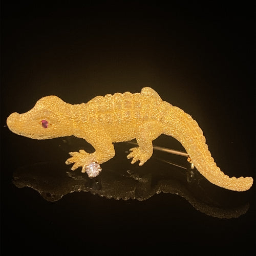 gold animal pin brooch jewelry alligator