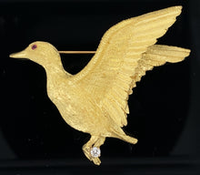 Load image into Gallery viewer, Gold animal pin brooch DUCK Bird
