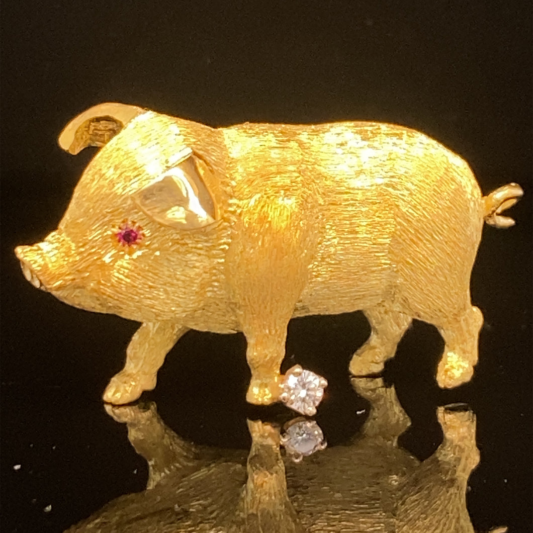 gold animal pin brooch jewelry pig