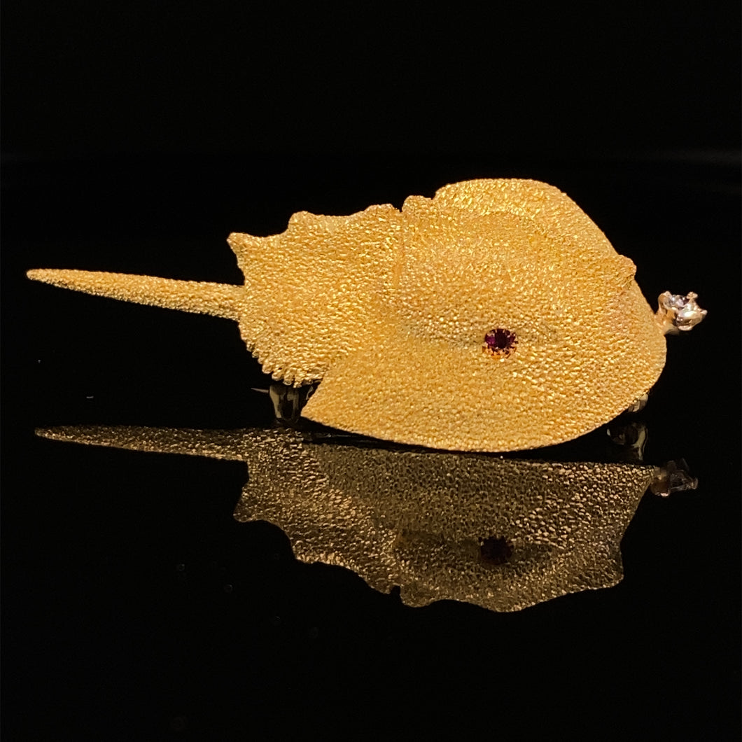 gold horseshoe crab pin brooch jewelry
