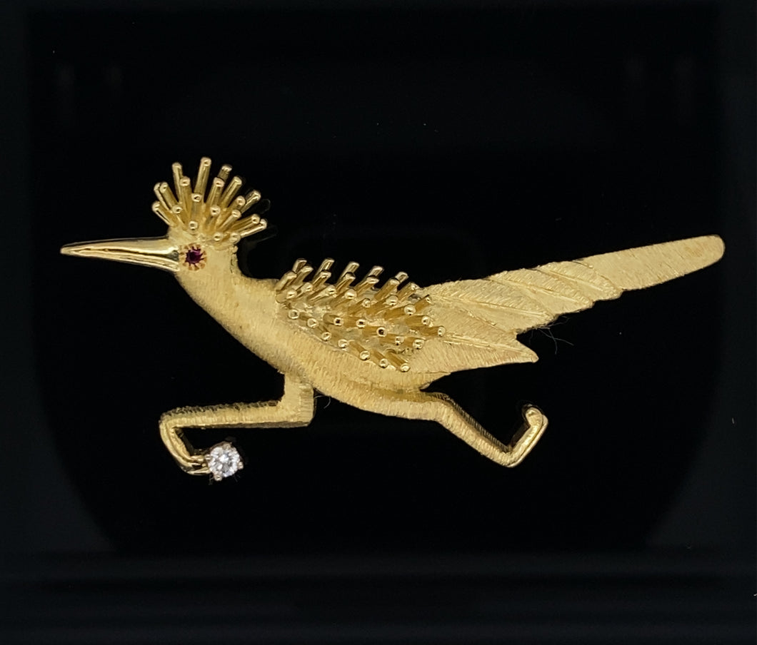 gold animal pin brooch roadrunner