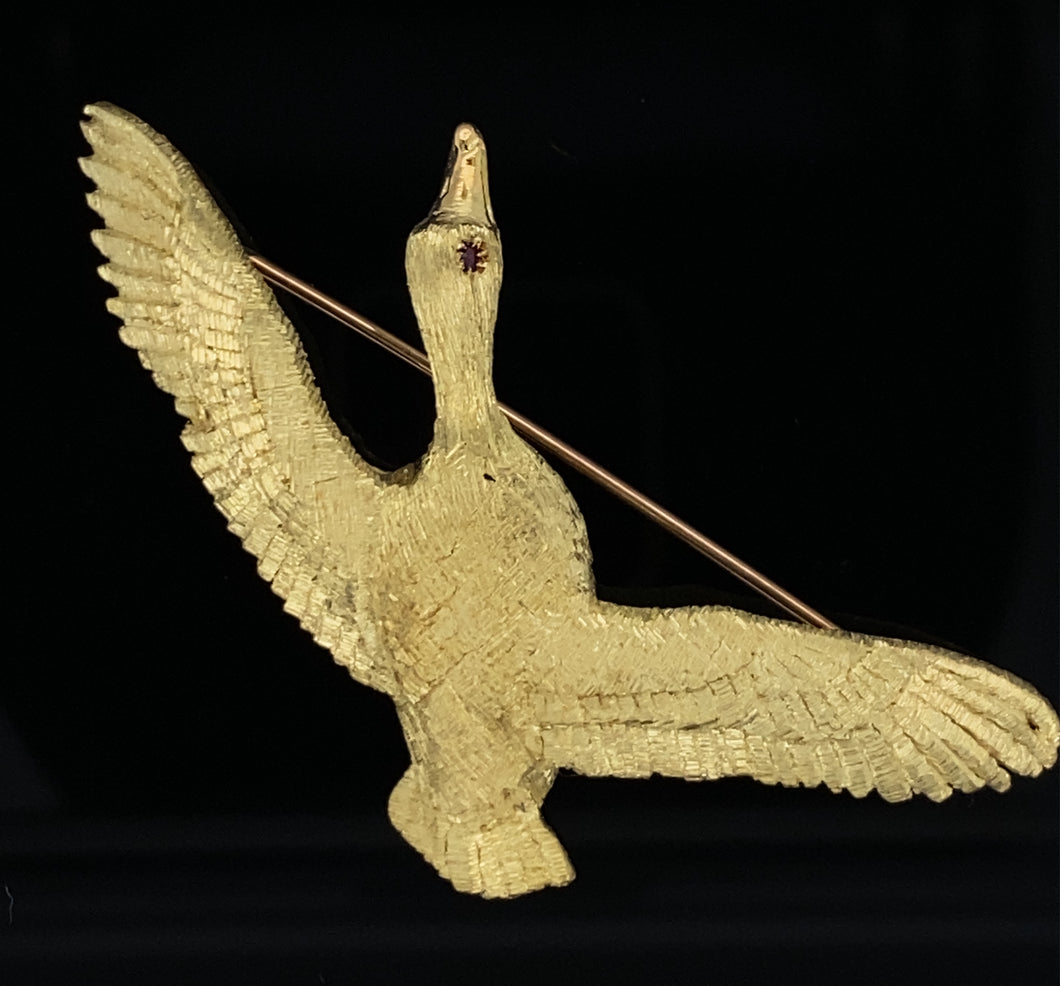 Gold animal pin brooch Canadian Goose bird