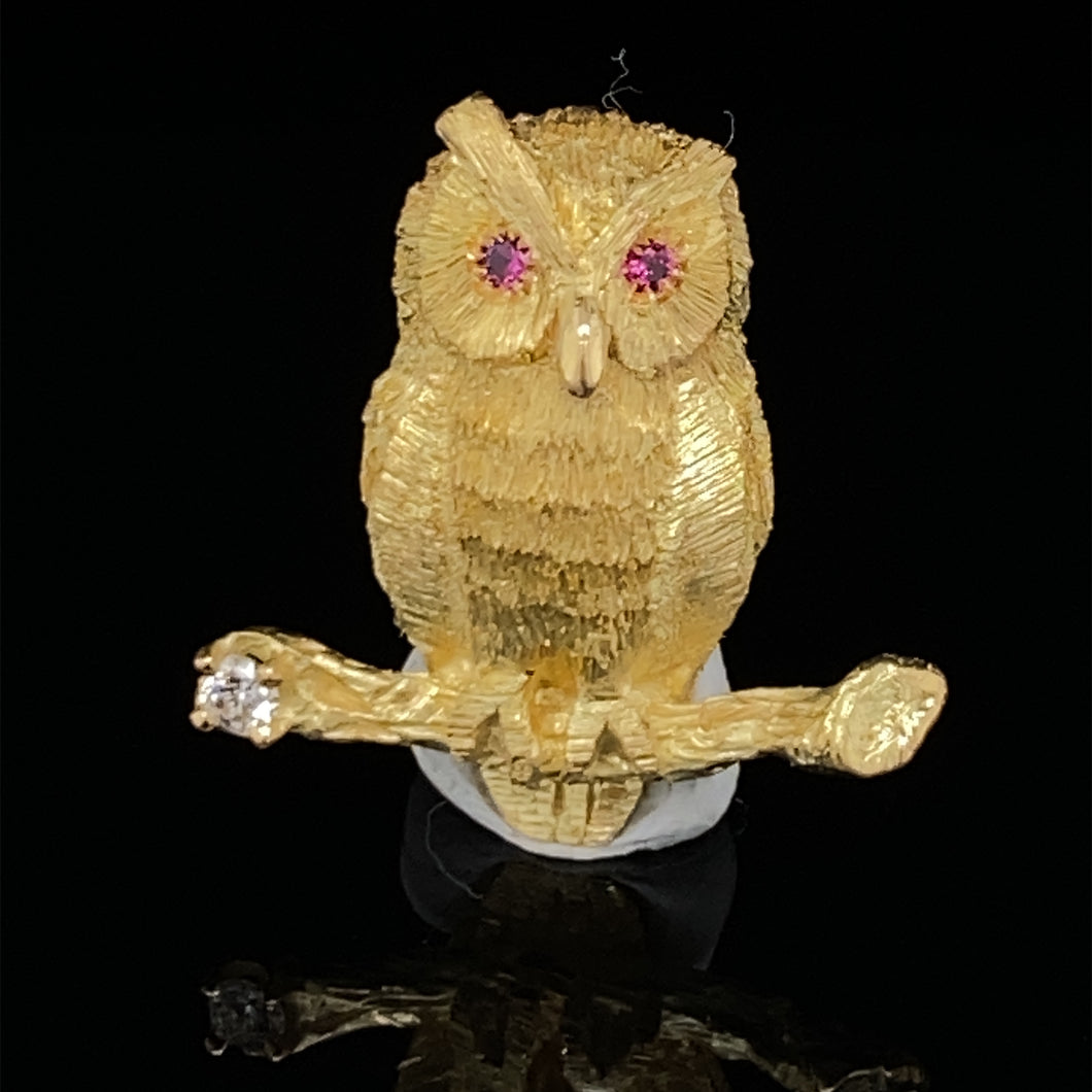 Gold animal pin brooch owl