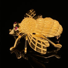 Load image into Gallery viewer, gold animal pin brooch jewelry Bee
