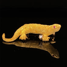 Load image into Gallery viewer, gold animal pin brooch jewelry Lizard
