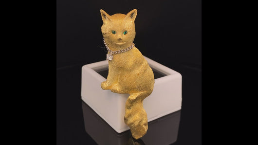 Gold animal pin brooch Angora cat