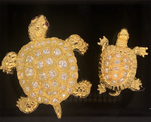 Load image into Gallery viewer, gold animal pin brooch jewelry turtle
