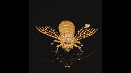 gold animal pin brooch jewelry Bee